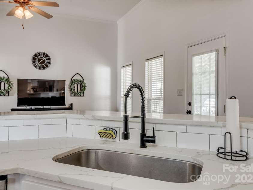 1140 Landsdown Drive, Salisbury, NC 28147.  MLS# CAR4256718, YatesRealty ID 15219. 