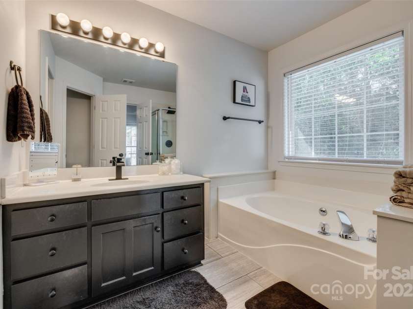 1140 Landsdown Drive, Salisbury, NC 28147.  MLS# CAR4256718, YatesRealty ID 15219. 