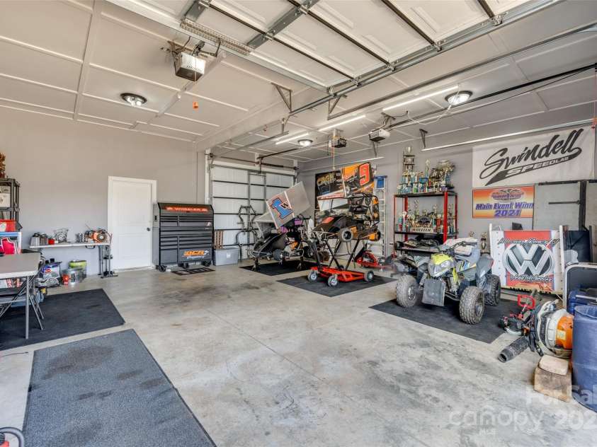 1140 Landsdown Drive, Salisbury, NC 28147.  MLS# CAR4256718, YatesRealty ID 15219. 