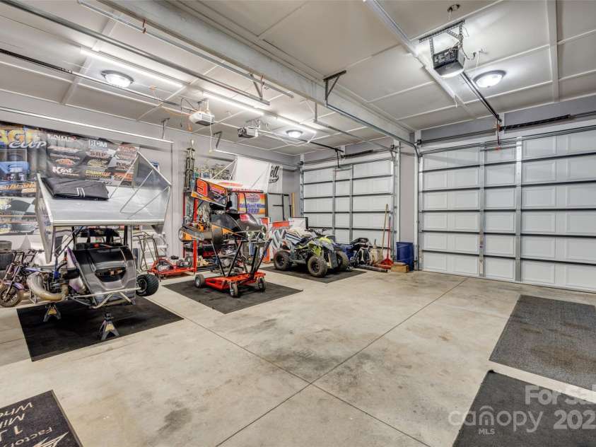 1140 Landsdown Drive, Salisbury, NC 28147.  MLS# CAR4256718, YatesRealty ID 15219. 