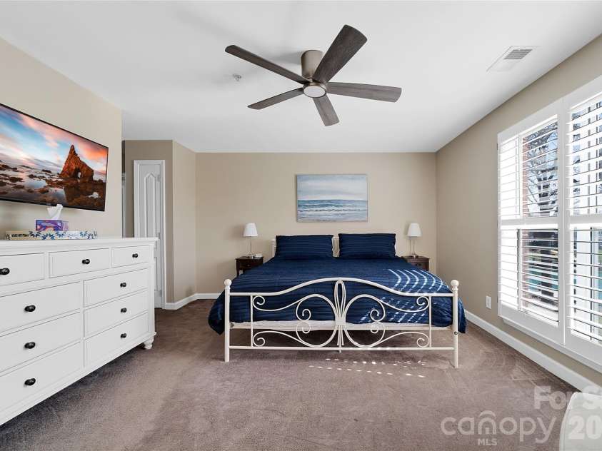 18631 Harborside Drive, Cornelius, NC 28031.  MLS# CAR4349556, YatesRealty ID 15220. 