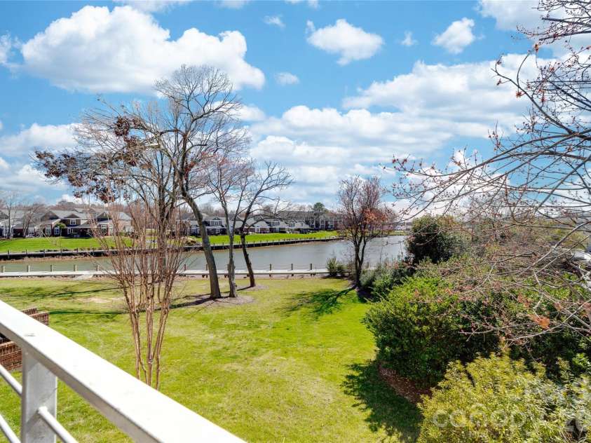 18631 Harborside Drive, Cornelius, NC 28031.  MLS# CAR4349556, YatesRealty ID 15220. 