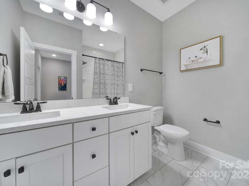 2025 Masons Bend Drive, Fort Mill, SC 29708.  MLS# CAR4255223, YatesRealty ID 15220. 