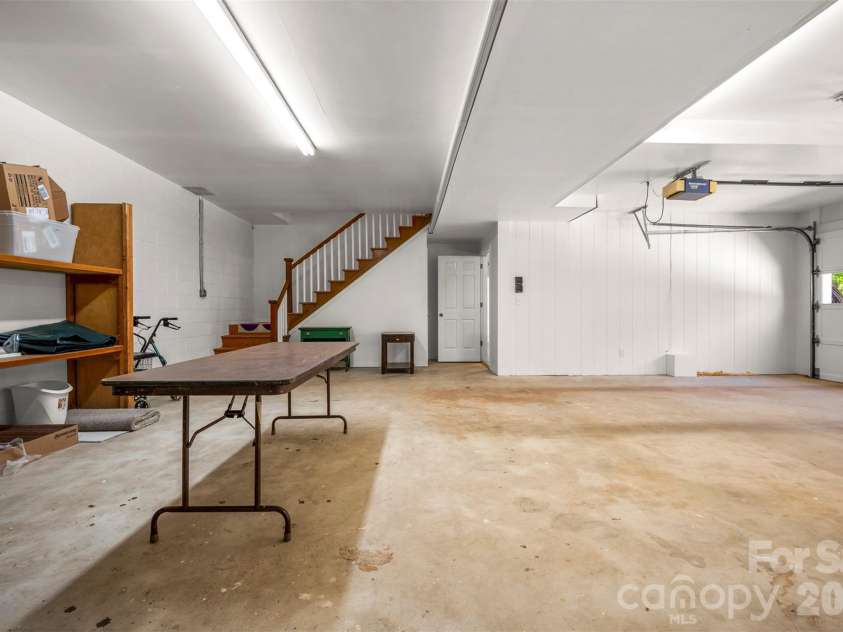138 Blue Ridge Drive, Rutherfordton, NC 28139.  MLS# CAR4368102, YatesRealty ID 15221. 
