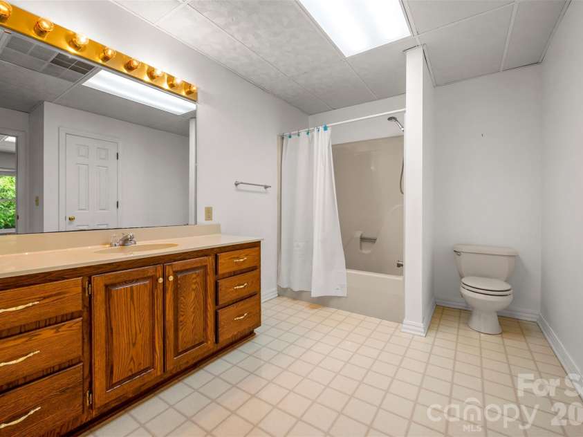 138 Blue Ridge Drive, Rutherfordton, NC 28139.  MLS# CAR4368102, YatesRealty ID 15221. 