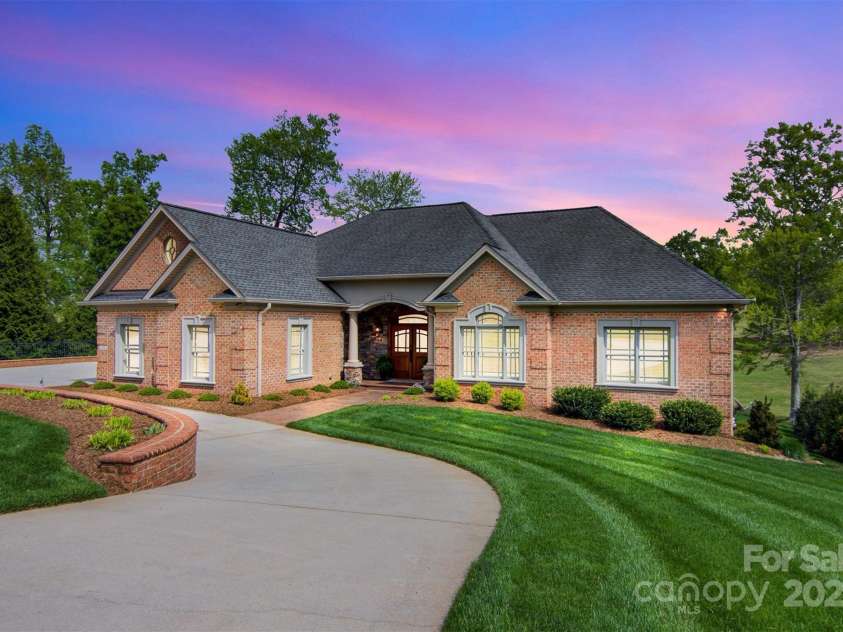 89 Wexford Point, Hickory, NC 28601.  MLS# CAR4250502, YatesRealty ID 15221. 