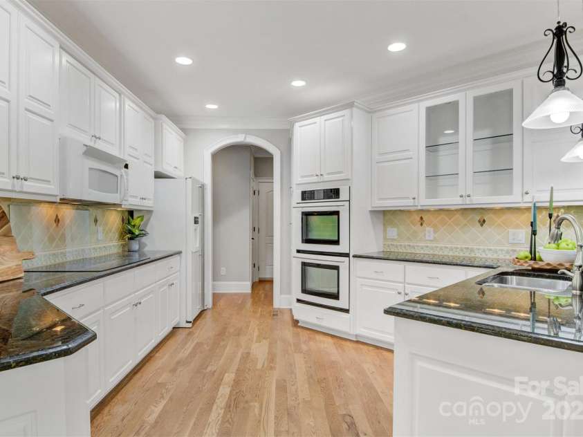 89 Wexford Point, Hickory, NC 28601.  MLS# CAR4250502, YatesRealty ID 15221. 