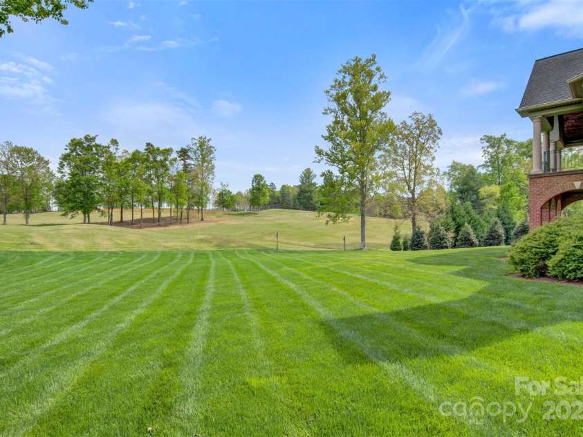 89 Wexford Point, Hickory, NC 28601.  MLS# CAR4250502, YatesRealty ID 15221. Back Yard and golf course