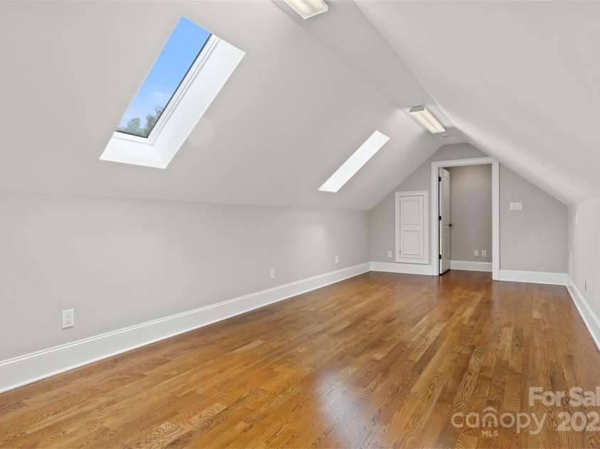 89 Wexford Point, Hickory, NC 28601.  MLS# CAR4250502, YatesRealty ID 15221. Bonus room (View #2)