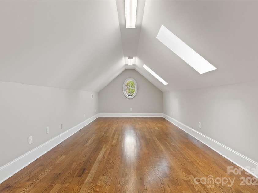 89 Wexford Point, Hickory, NC 28601.  MLS# CAR4250502, YatesRealty ID 15221. FROG  Bonus room over the garage with syklights(View 1)