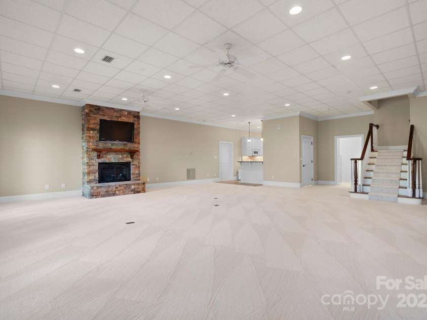 89 Wexford Point, Hickory, NC 28601.  MLS# CAR4250502, YatesRealty ID 15221. Lower Level Great Room (View 5)