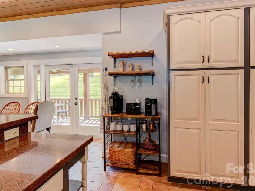 97 Circle E Ranch Road, Burnsville, NC 28714.  MLS# CAR4358354, YatesRealty ID 15222. 