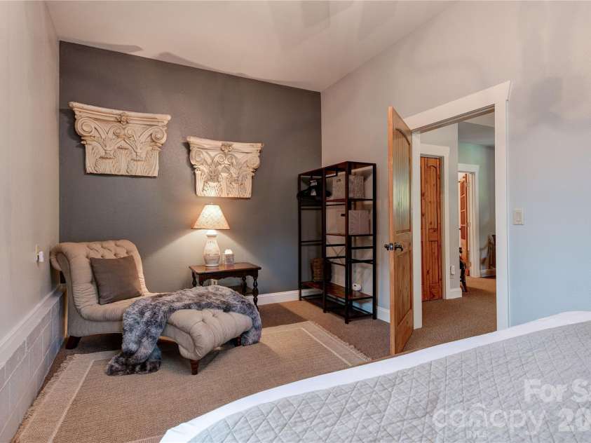 97 Circle E Ranch Road, Burnsville, NC 28714.  MLS# CAR4358354, YatesRealty ID 15222. 