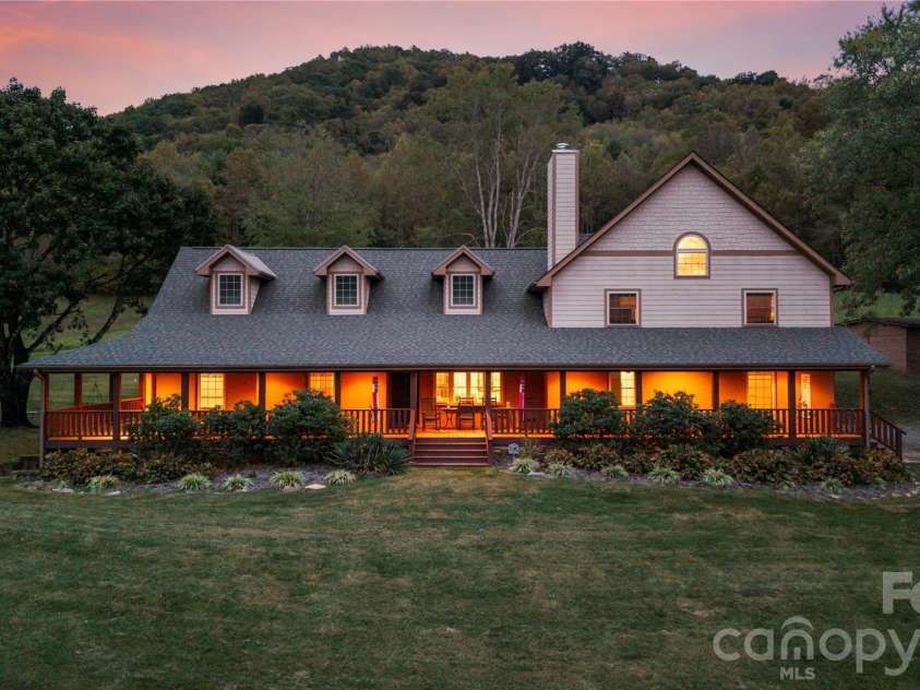 97 Circle E Ranch Road, Burnsville, NC 28714.  MLS# CAR4358354, YatesRealty ID 15222. 