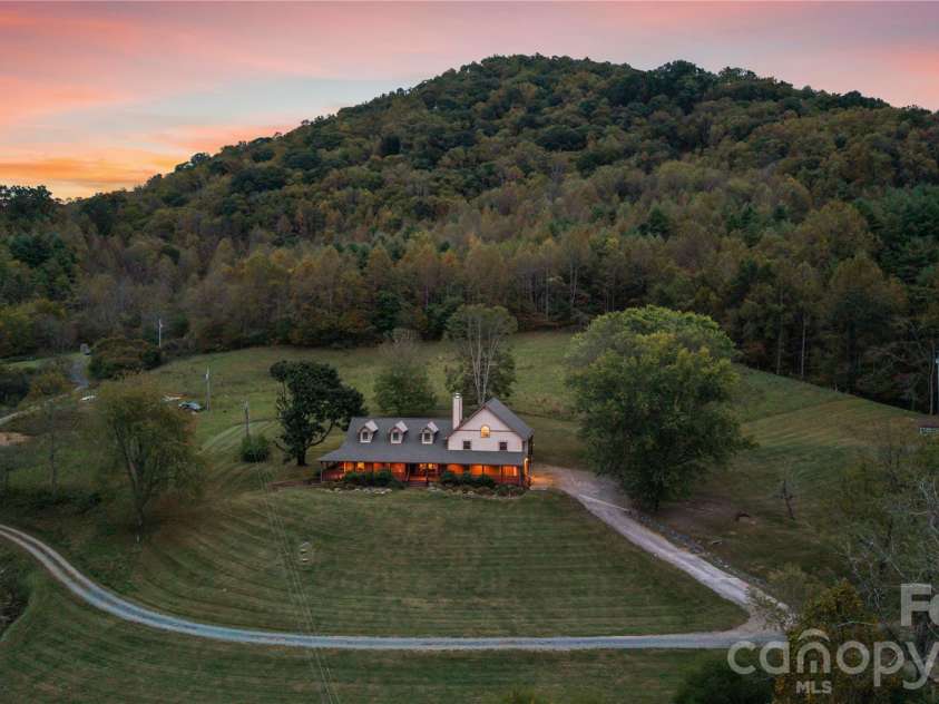 97 Circle E Ranch Road, Burnsville, NC 28714.  MLS# CAR4358354, YatesRealty ID 15222. 
