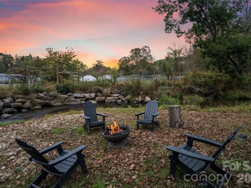 97 Circle E Ranch Road, Burnsville, NC 28714.  MLS# CAR4358354, YatesRealty ID 15222. 