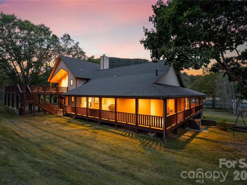 97 Circle E Ranch Road, Burnsville, NC 28714.  MLS# CAR4358354, YatesRealty ID 15222. 