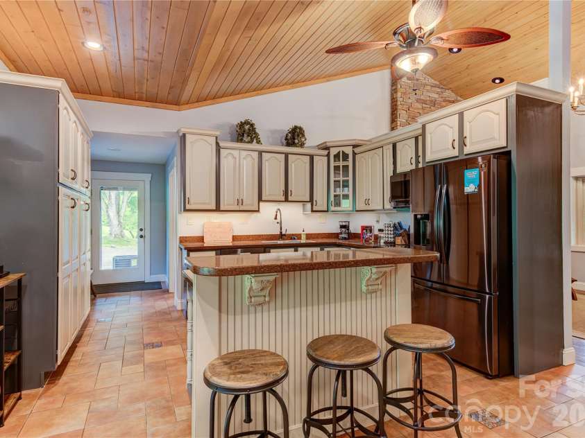 97 Circle E Ranch Road, Burnsville, NC 28714.  MLS# CAR4358354, YatesRealty ID 15222. Kitchen