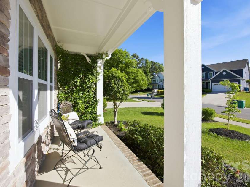 1223 Clover Lane, Matthews, NC 28104.  MLS# CAR4368335, YatesRealty ID 15224. 