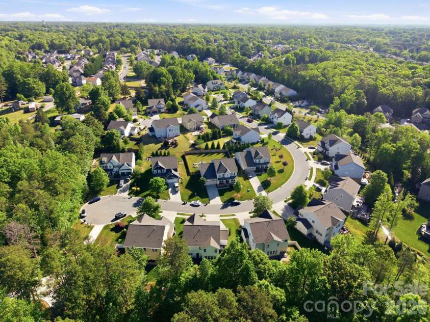 1223 Clover Lane, Matthews, NC 28104.  MLS# CAR4368335, YatesRealty ID 15224. 