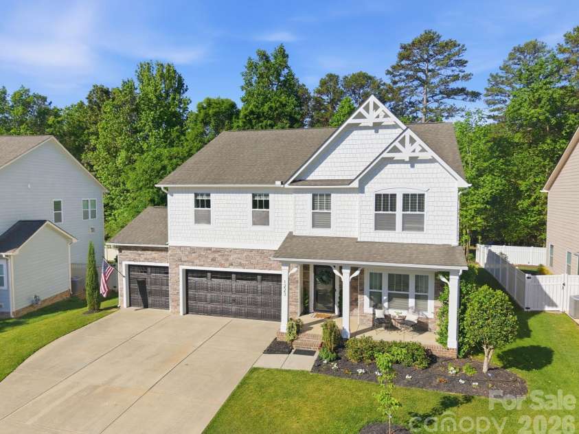 1223 Clover Lane, Matthews, NC 28104.  MLS# CAR4368335, YatesRealty ID 15224. 