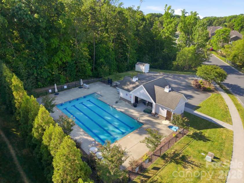 1223 Clover Lane, Matthews, NC 28104.  MLS# CAR4368335, YatesRealty ID 15224. 