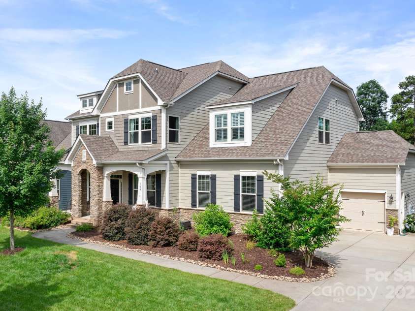 10911 Skymont Drive, Huntersville, NC 28078.  MLS# CAR4258889, YatesRealty ID 15225. 