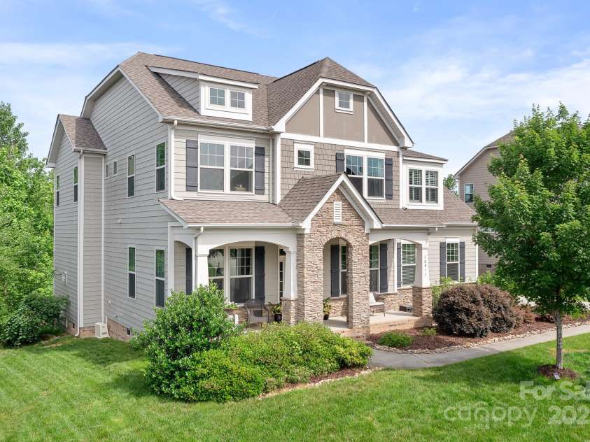 10911 Skymont Drive, Huntersville, NC 28078.  MLS# CAR4258889, YatesRealty ID 15225. 