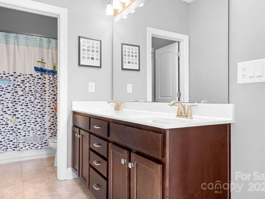 10911 Skymont Drive, Huntersville, NC 28078.  MLS# CAR4258889, YatesRealty ID 15225. 