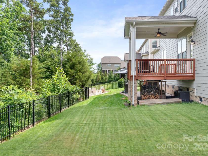 10911 Skymont Drive, Huntersville, NC 28078.  MLS# CAR4258889, YatesRealty ID 15225. 