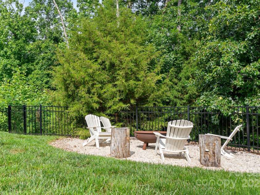 10911 Skymont Drive, Huntersville, NC 28078.  MLS# CAR4258889, YatesRealty ID 15225. 