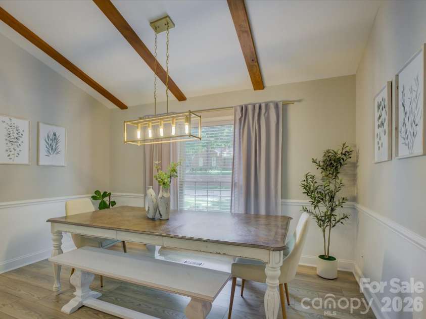 424 Walnut Point Drive, Matthews, NC 28105.  MLS# CAR4371680, YatesRealty ID 15225. 