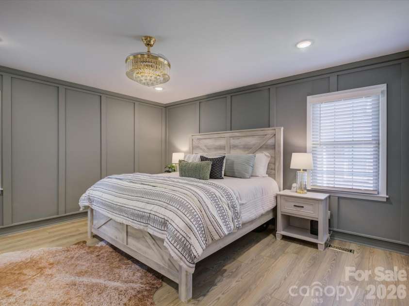 424 Walnut Point Drive, Matthews, NC 28105.  MLS# CAR4371680, YatesRealty ID 15225. 