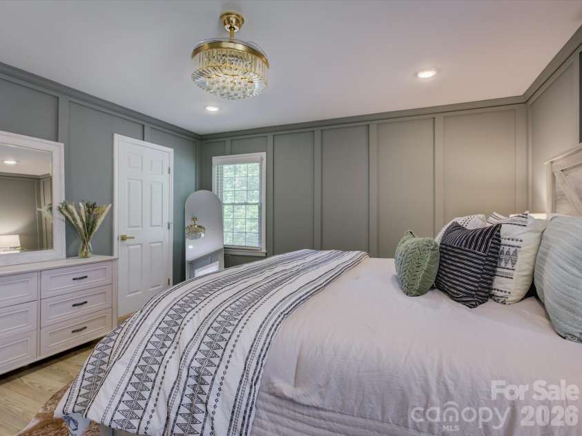 424 Walnut Point Drive, Matthews, NC 28105.  MLS# CAR4371680, YatesRealty ID 15225. 