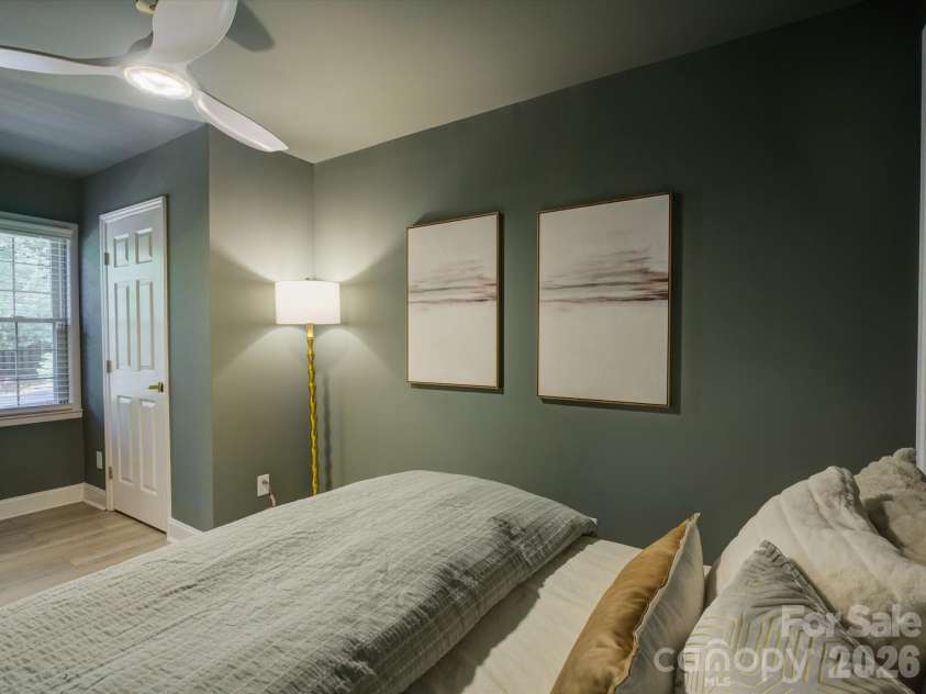 424 Walnut Point Drive, Matthews, NC 28105.  MLS# CAR4371680, YatesRealty ID 15225. 