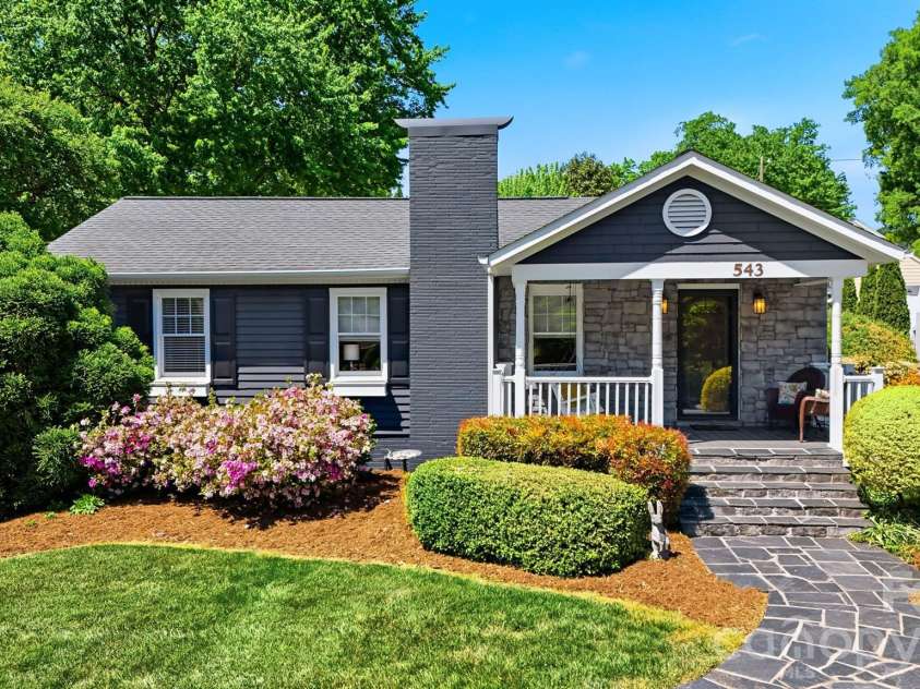 543 5th Street, Hickory, NC 28601.  MLS# CAR4372529, YatesRealty ID 15227. 
