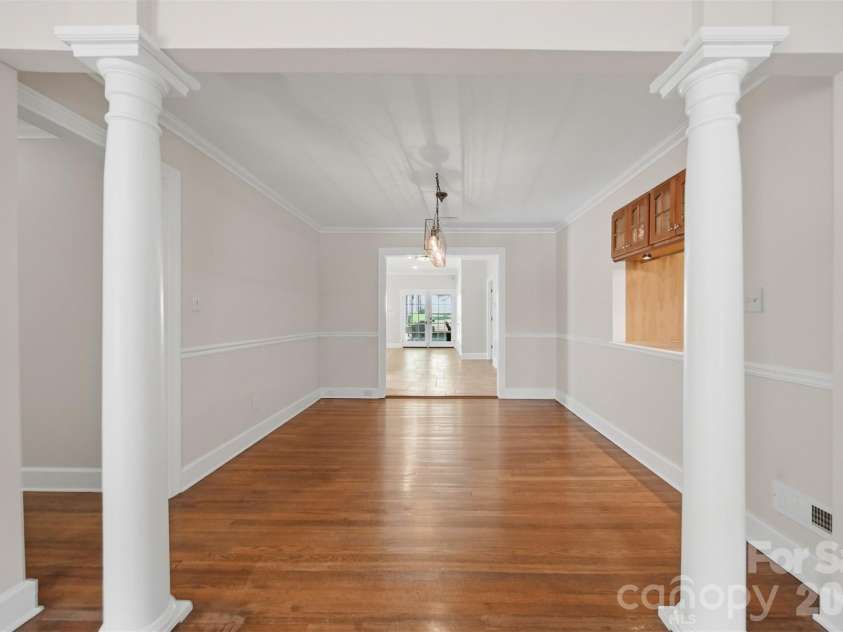 543 5th Street, Hickory, NC 28601.  MLS# CAR4372529, YatesRealty ID 15227. 