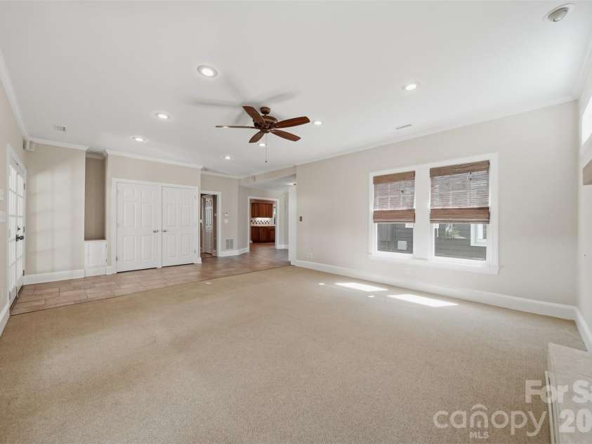 543 5th Street, Hickory, NC 28601.  MLS# CAR4372529, YatesRealty ID 15227. 