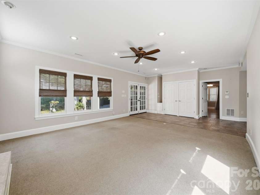 543 5th Street, Hickory, NC 28601.  MLS# CAR4372529, YatesRealty ID 15227. 