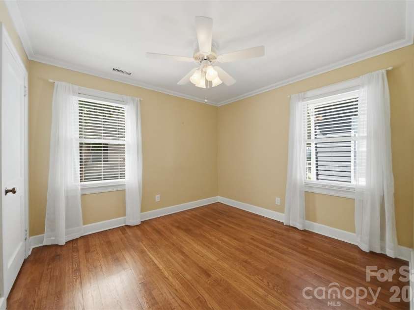543 5th Street, Hickory, NC 28601.  MLS# CAR4372529, YatesRealty ID 15227. 