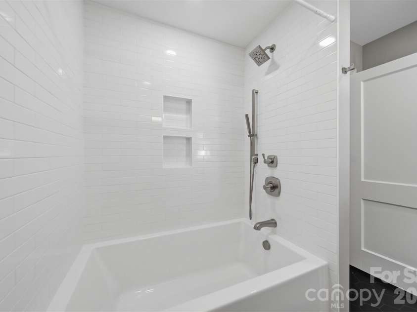 543 5th Street, Hickory, NC 28601.  MLS# CAR4372529, YatesRealty ID 15227. 