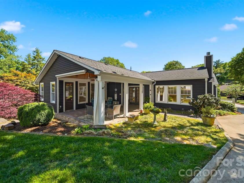 543 5th Street, Hickory, NC 28601.  MLS# CAR4372529, YatesRealty ID 15227. 