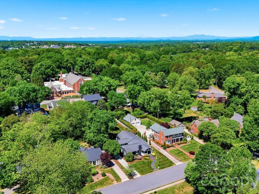 543 5th Street, Hickory, NC 28601.  MLS# CAR4372529, YatesRealty ID 15227. 