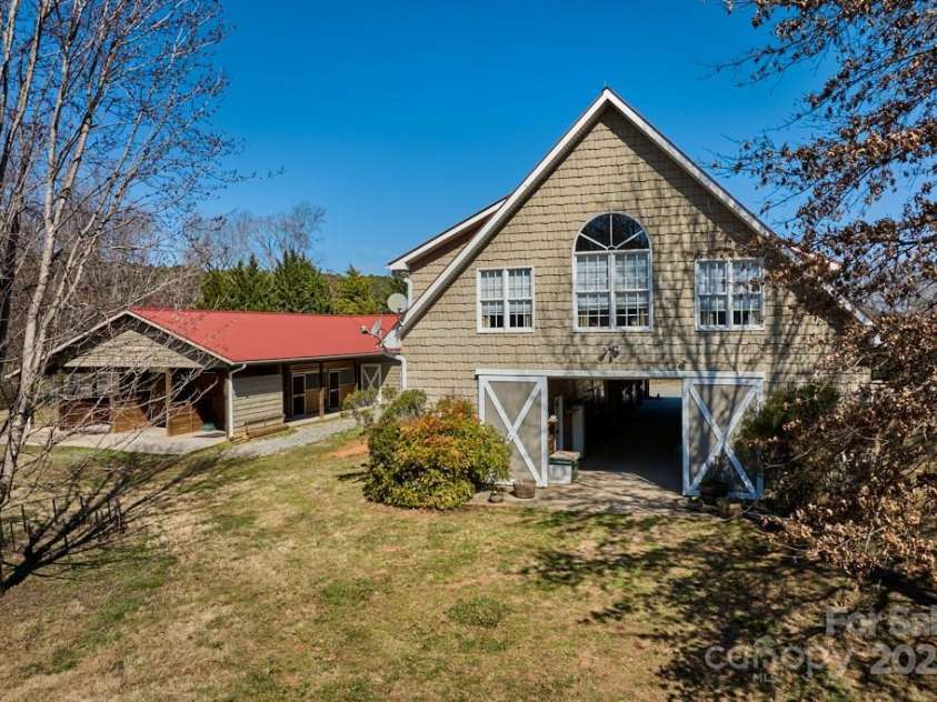 226 John Smith Road, Columbus, NC 28722.  MLS# CAR4235483, YatesRealty ID 15228. 