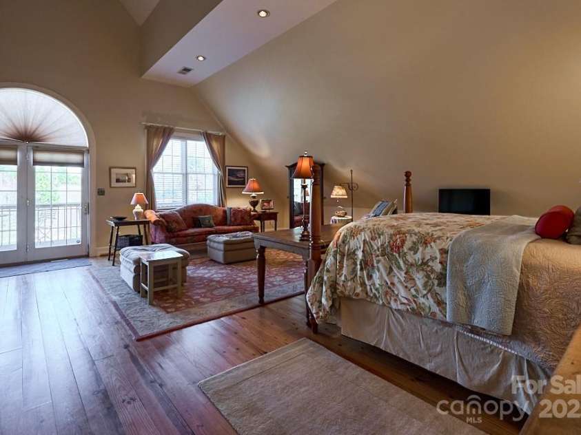 226 John Smith Road, Columbus, NC 28722.  MLS# CAR4235483, YatesRealty ID 15228. Owner's Primary Suite