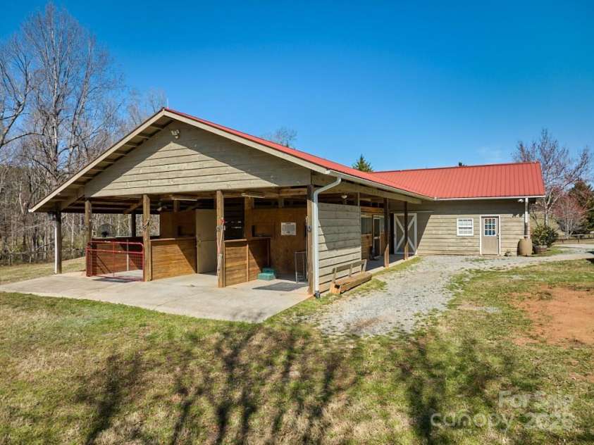 226 John Smith Road, Columbus, NC 28722.  MLS# CAR4235483, YatesRealty ID 15228. Secondary barn