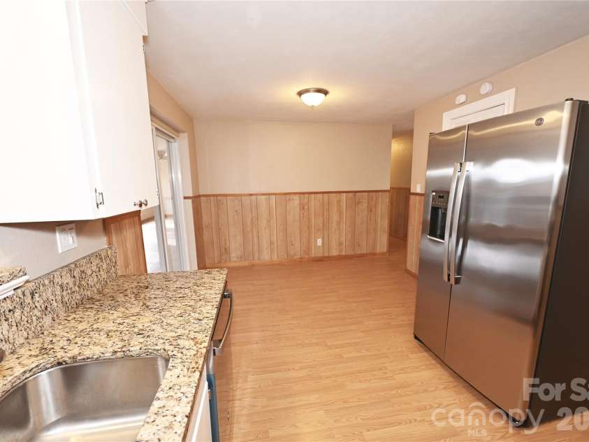 648 7th Avenue, Hickory, NC 28602.  MLS# CAR4324827, YatesRealty ID 15229. 