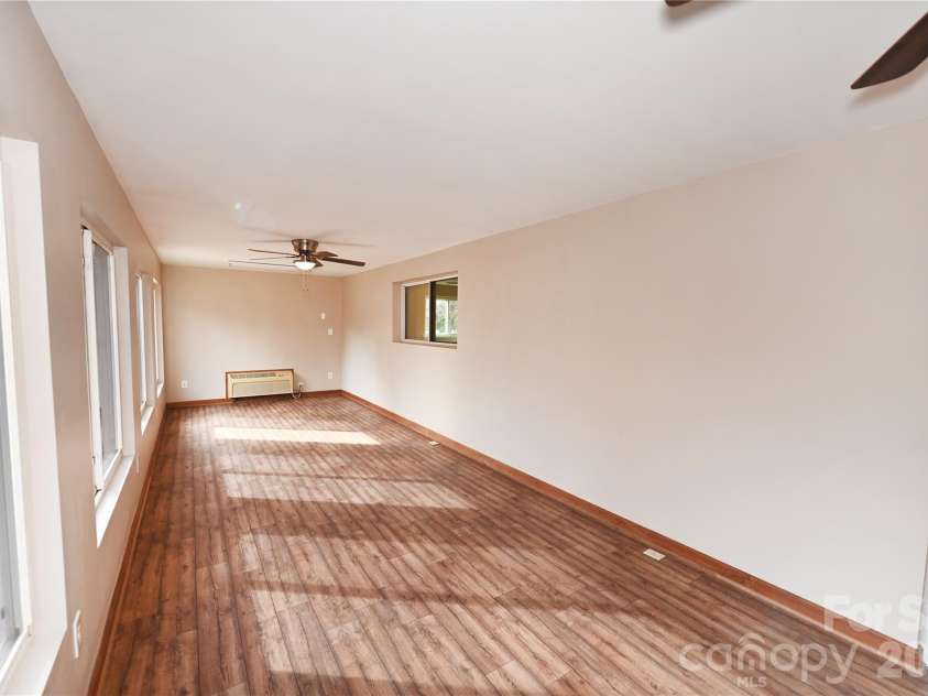 648 7th Avenue, Hickory, NC 28602.  MLS# CAR4324827, YatesRealty ID 15229. 