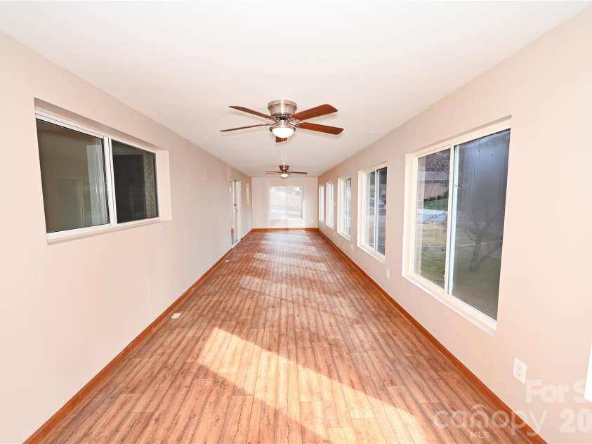 648 7th Avenue, Hickory, NC 28602.  MLS# CAR4324827, YatesRealty ID 15229. 