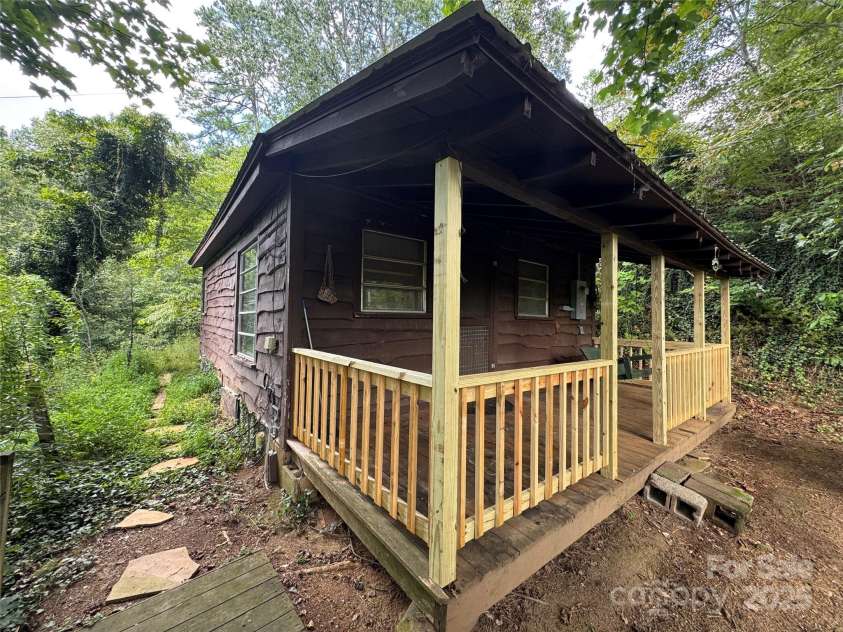 84 Pelohi Cove Road, Bryson City, NC 28713.  MLS# CAR4295902, YatesRealty ID 1523. 